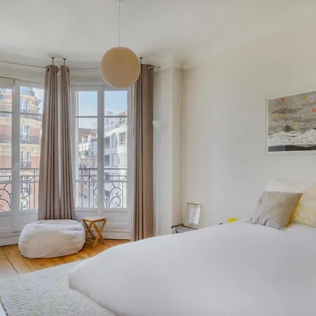 Апартаменты Les Amandiers Париж